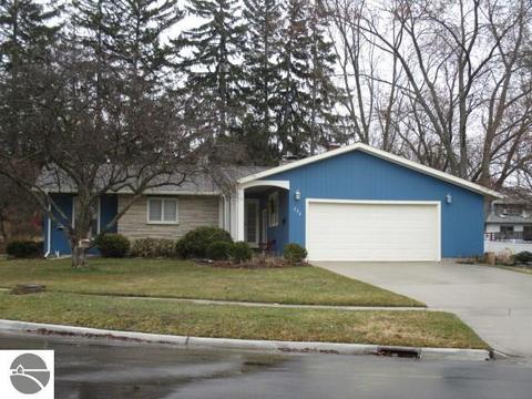 220 Pineview Dr, Alma, MI 48801 photo 1