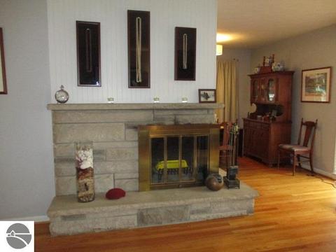 220 Pineview Dr, Alma, MI 48801 photo 8