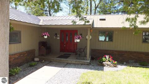 8823 Deadstream Rd, Honor, MI 49640 photo 3