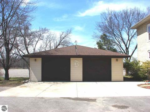 54 S Warner Rd, Sumner, MI 48889 photo 3