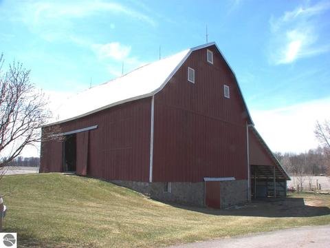 54 S Warner Rd, Sumner, MI 48889 photo 4