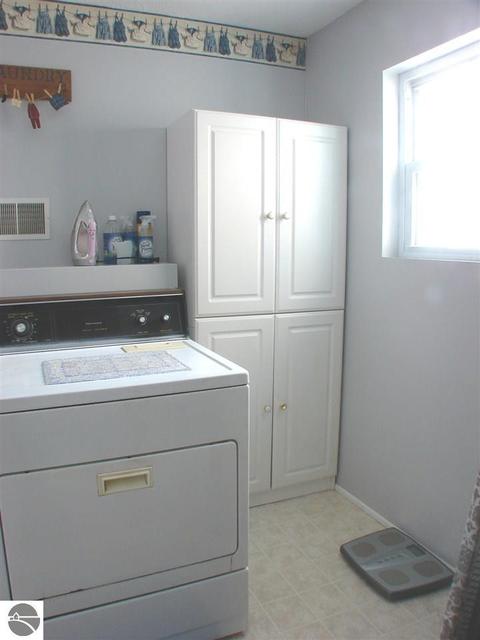 54 S Warner Rd, Sumner, MI 48889 photo 10