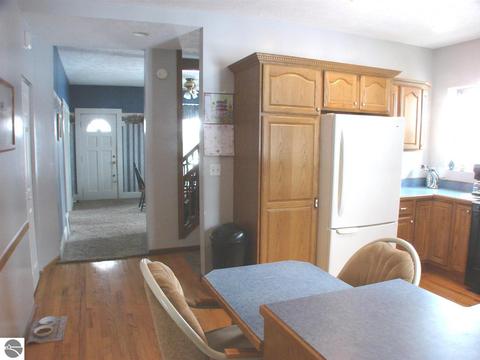 54 S Warner Rd, Sumner, MI 48889 photo 8