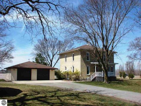 54 S Warner Rd, Sumner, MI 48889 photo 1