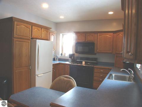 54 S Warner Rd, Sumner, MI 48889 photo 6