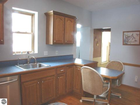 54 S Warner Rd, Sumner, MI 48889 photo 7