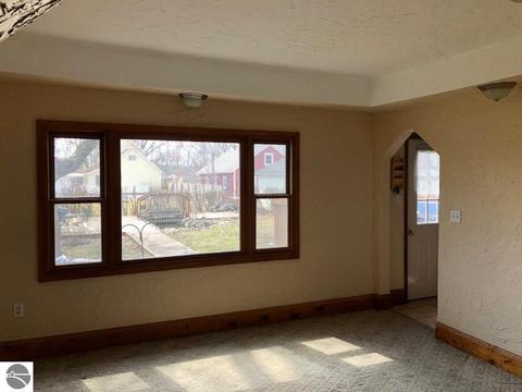 209 W Maple, Shepherd, MI 48883 photo 10