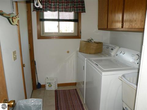 1642 Hampton, Gladwin, MI 48624 photo 8