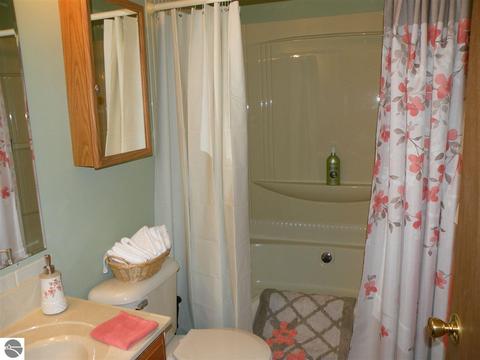 1642 Hampton, Gladwin, MI 48624 photo 9