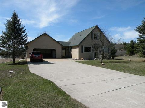 1642 Hampton, Gladwin, MI 48624 photo 1