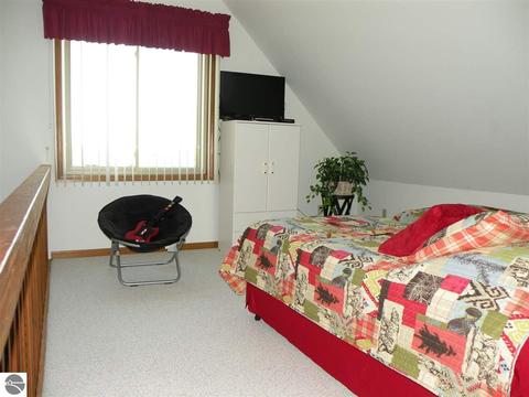 1642 Hampton, Gladwin, MI 48624 photo 12