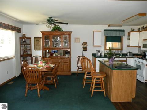 1642 Hampton, Gladwin, MI 48624 photo 5