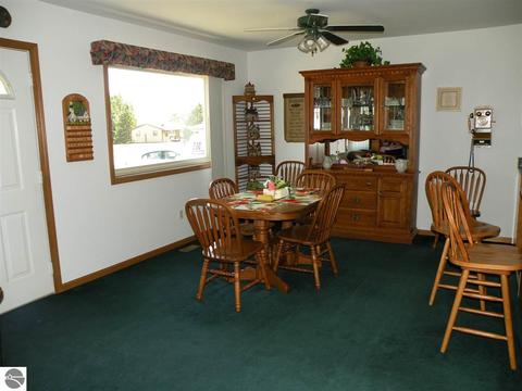 1642 Hampton, Gladwin, MI 48624 photo 4