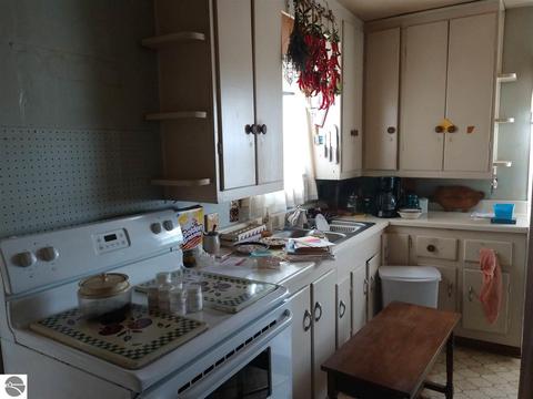 304 W Michigan Ave, Au Gres, MI 48703 photo 9