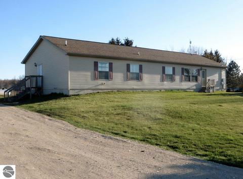 9926 E Pleasant Valley Rd, Shepherd, MI 48883 photo 1