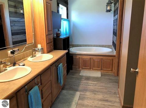9926 E Pleasant Valley Rd, Shepherd, MI 48883 photo 18