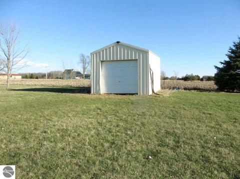 9926 E Pleasant Valley Rd, Shepherd, MI 48883 photo 38
