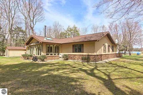3101 Bancroft Rd, Honor, MI 49640 photo 1
