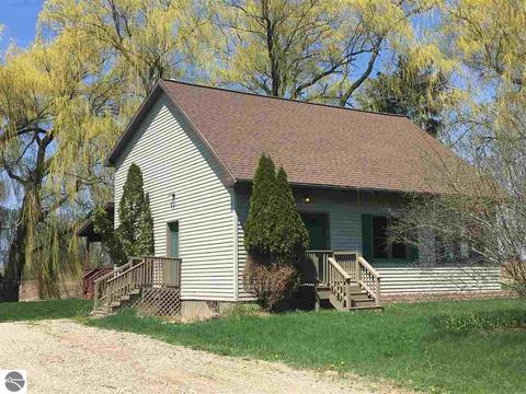 9134 S Vandecar Rd, Shepherd, MI 48883 photo 1
