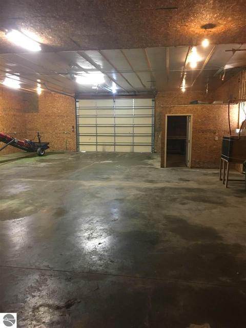 9134 S Vandecar Rd, Shepherd, MI 48883 photo 9