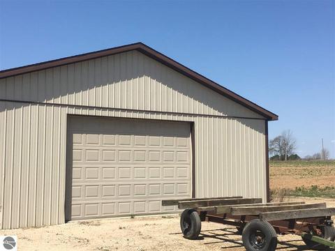 9134 S Vandecar Rd, Shepherd, MI 48883 photo 2