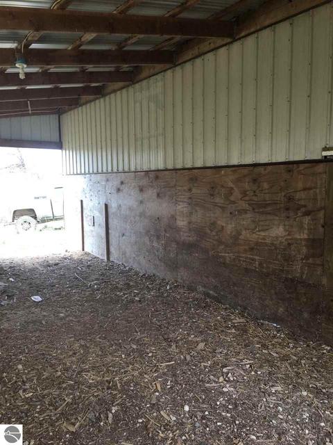 9134 S Vandecar Rd, Shepherd, MI 48883 photo 7