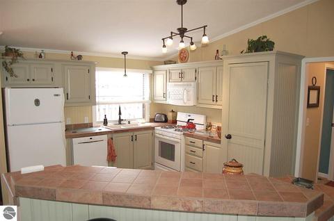 204 E Second St, Elk Rapids, MI 49629 photo 5