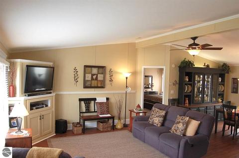 204 E Second St, Elk Rapids, MI 49629 photo 4