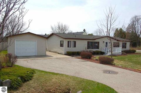 204 E Second St, Elk Rapids, MI 49629 photo 3