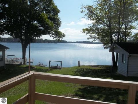 794 Kenyon Rd, Lupton, MI 48635 photo 2