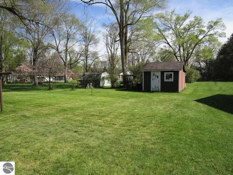 647 E Maple Rd, Clare, MI 48617 photo 24