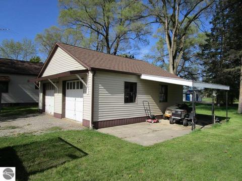 647 E Maple Rd, Clare, MI 48617 photo 19