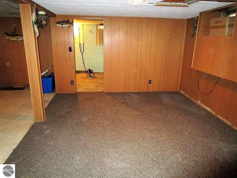 647 E Maple Rd, Clare, MI 48617 photo 14