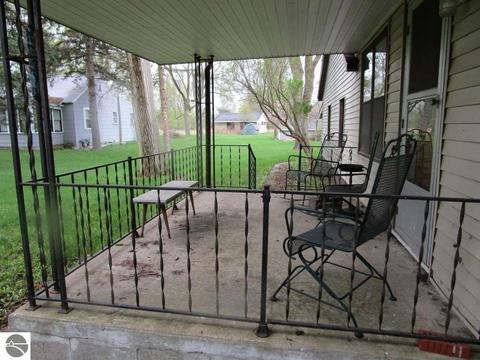 647 E Maple Rd, Clare, MI 48617 photo 21