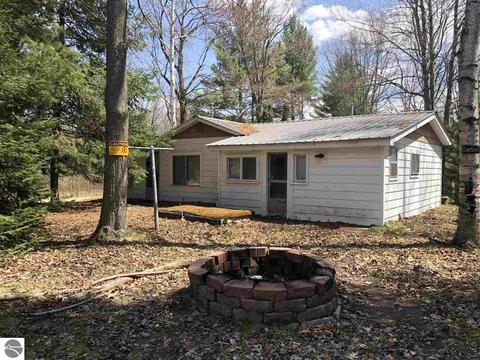4312 E Stockwell, Harrison, MI 48625 photo 2