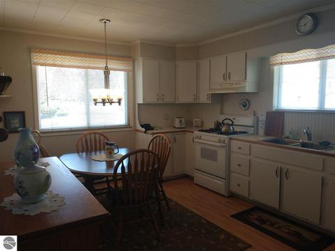 208 E Michigan Ave, Au Gres, MI 48703 photo 5