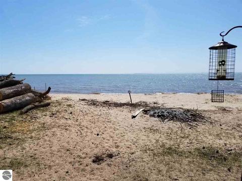 278 N Huron, Au Gres, MI 48703 photo 1