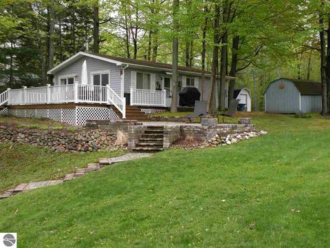 3356 W River Dr, Gladwin, MI 48624 photo 4