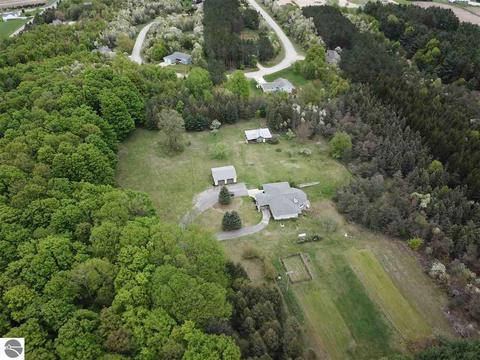 9185 S Decker Rd, Mcbain, MI 49657 photo 5