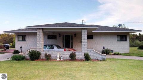 9185 S Decker Rd, Mcbain, MI 49657 photo 4