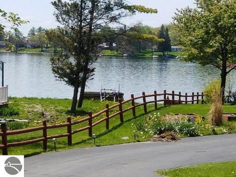 2564 Pine Ridge Rd, Lupton, MI 48635 photo 2