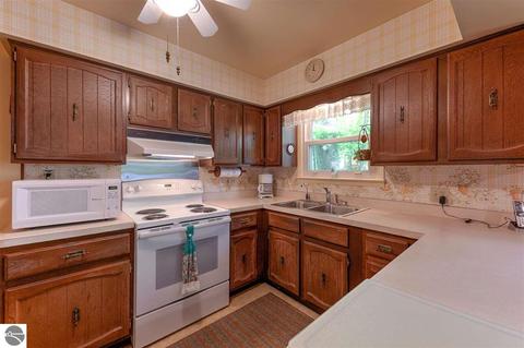 4283 E Shore Dr, Grawn, MI 49637 photo 9