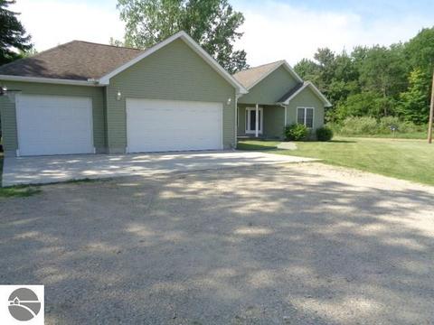 6032 E Baseline Rd, Mount Pleasant, MI 48858 photo 8