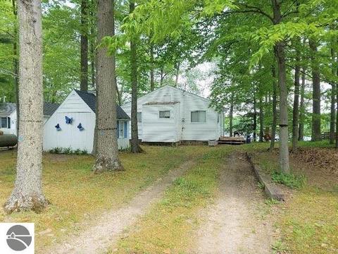3515 Lake Shore Dr, Lupton, MI 48635 photo 1