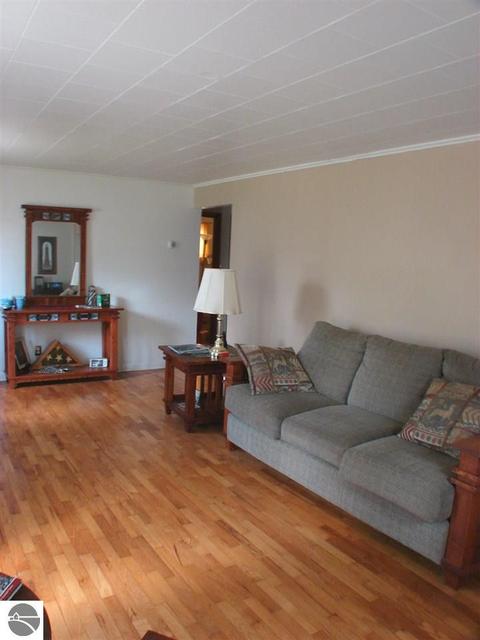 519 S Ithaca St, Ithaca, MI 48847 photo 4
