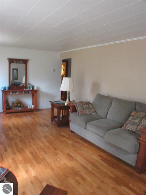 519 S Ithaca St, Ithaca, MI 48847 photo 3