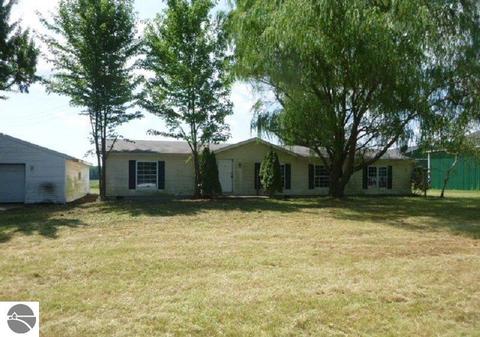 6450 E Pleasant Valley Rd, Shepherd, MI 48883 photo 9