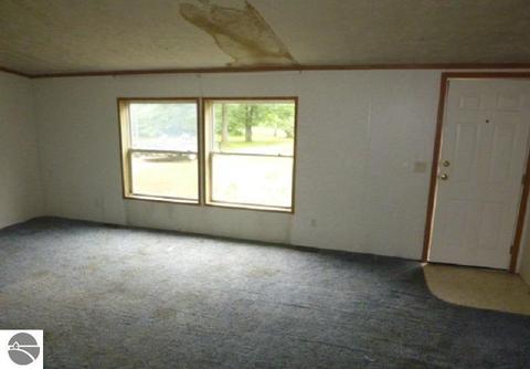 6450 E Pleasant Valley Rd, Shepherd, MI 48883 photo 4