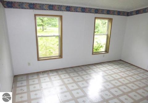 6450 E Pleasant Valley Rd, Shepherd, MI 48883 photo 3
