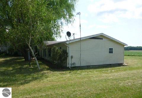 6450 E Pleasant Valley Rd, Shepherd, MI 48883 photo 17